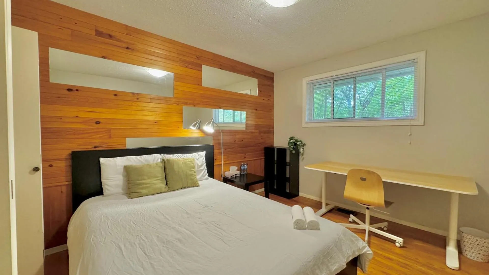 Free Parking Quiet Room Close To College 오타와
